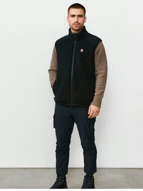 66 North Tindur Shearling Vest - Unisex Size XS, Black